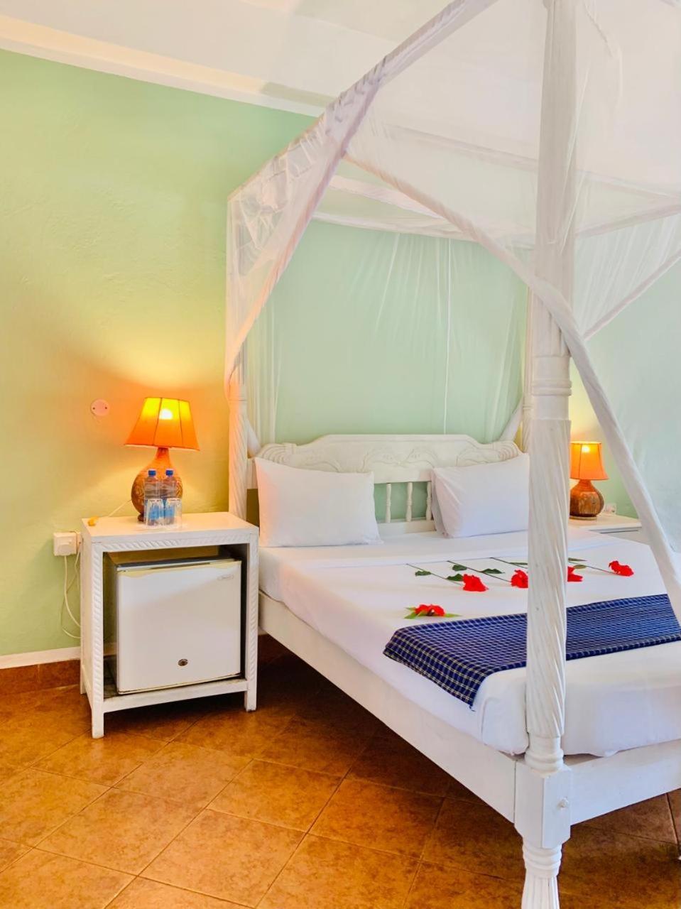 Lily Palm Resort Watamu Exterior photo